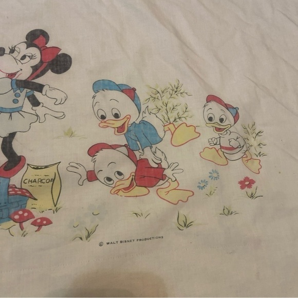 Vintage Disney 60’s 70’s Mickey Minnie Pluto Picnic Twin Size Flat Bed Sheet - Picture 5 of 16